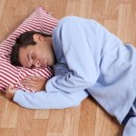 Bahaya Tidur Di Lantai Tanpa Alas