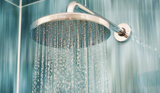 efek dan bahaya mandi malam bagi kesehatan